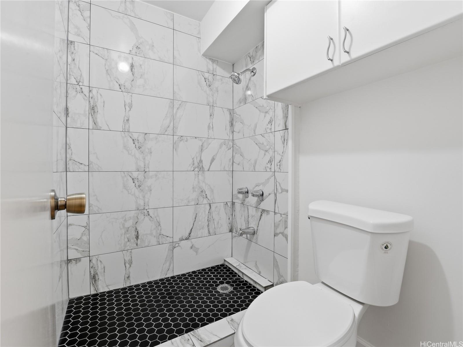 Luna-Liho Towers condo # 704, Honolulu, Hawaii - photo 10 of 17