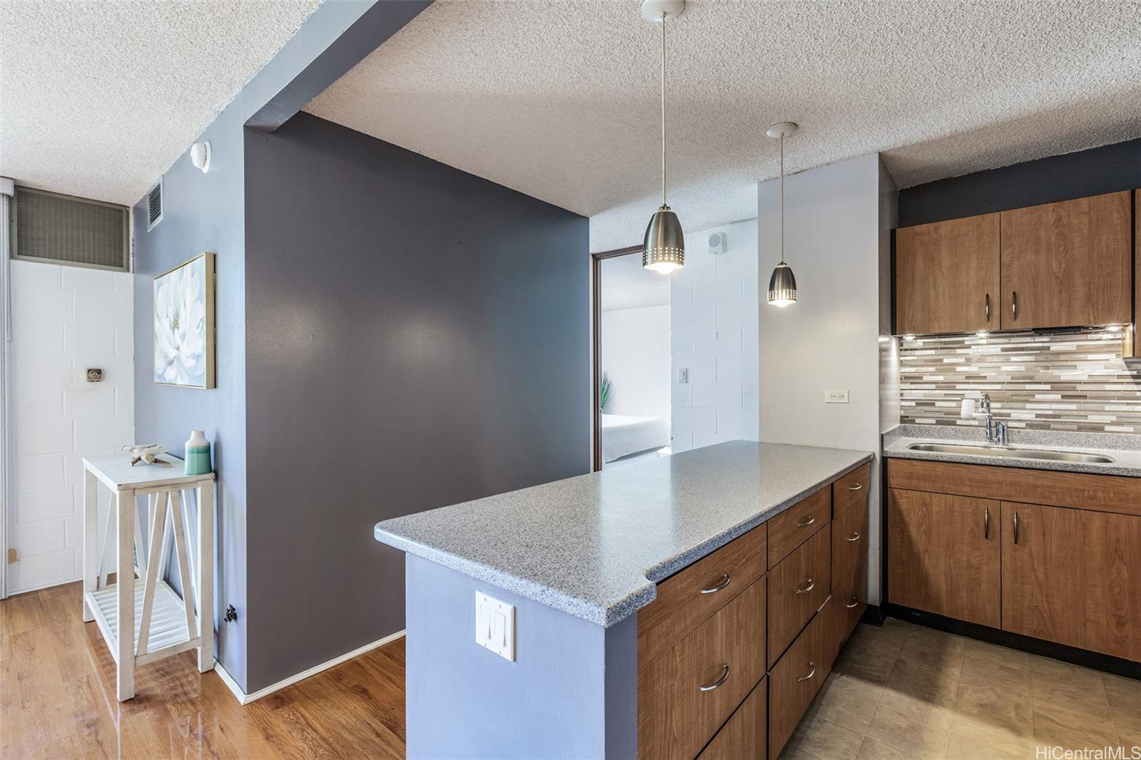 Jason Apts condo # 502, Honolulu, Hawaii - photo 4 of 17