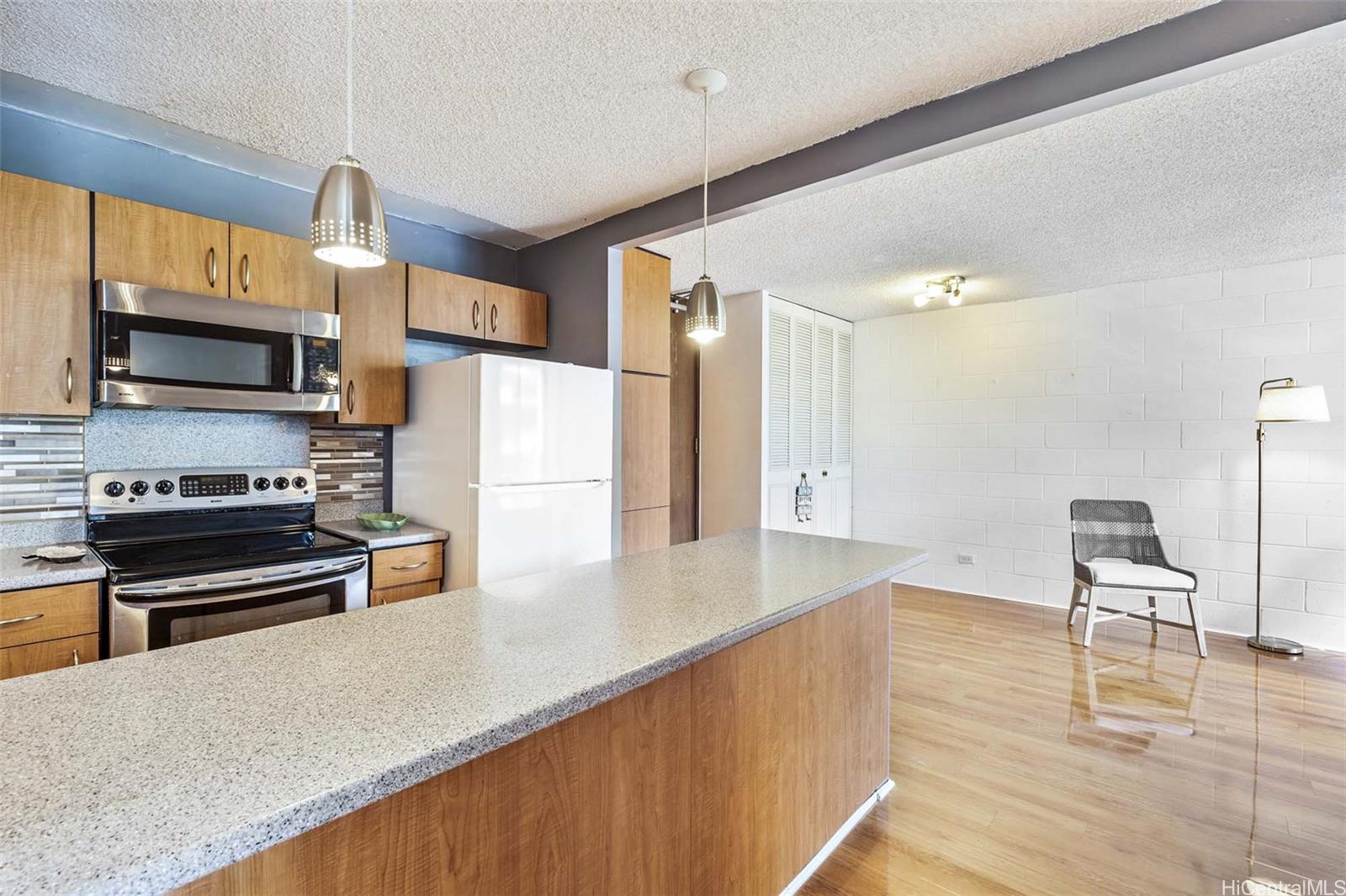 Jason Apts condo # 502, Honolulu, Hawaii - photo 5 of 17