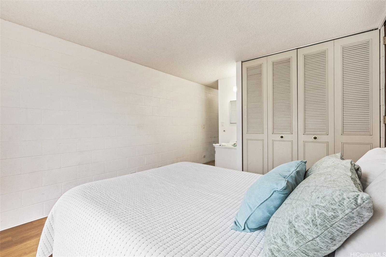 Jason Apts condo # 502, Honolulu, Hawaii - photo 6 of 17