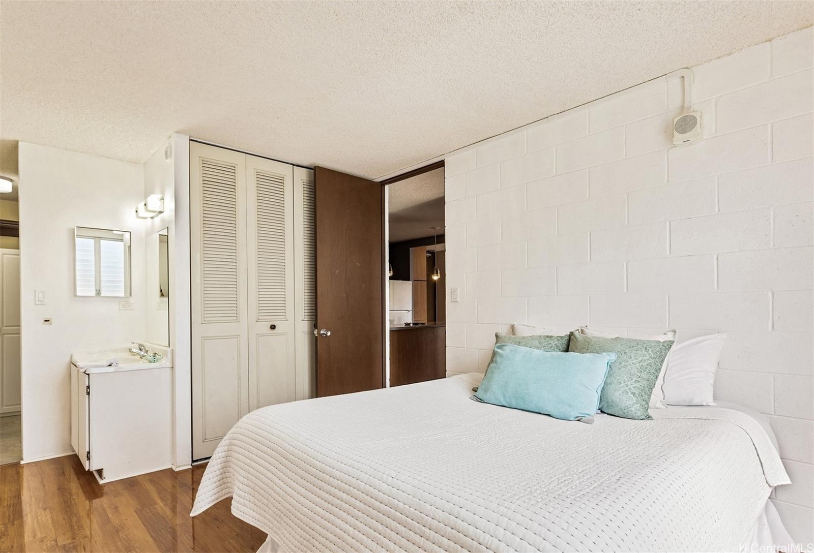 Jason Apts condo # 502, Honolulu, Hawaii - photo 8 of 17