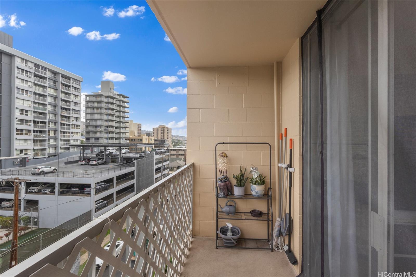 Jason Apts condo # 602, Honolulu, Hawaii - photo 4 of 25