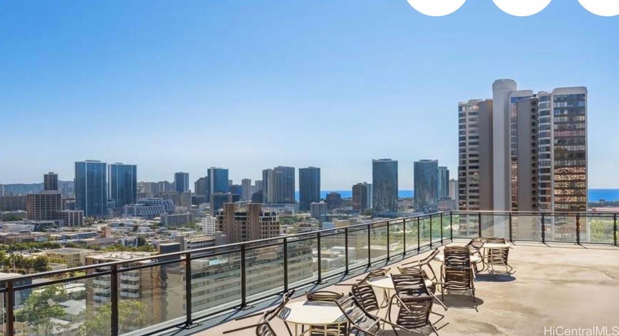 Town House condo # 201, Honolulu, Hawaii - photo 2 of 23