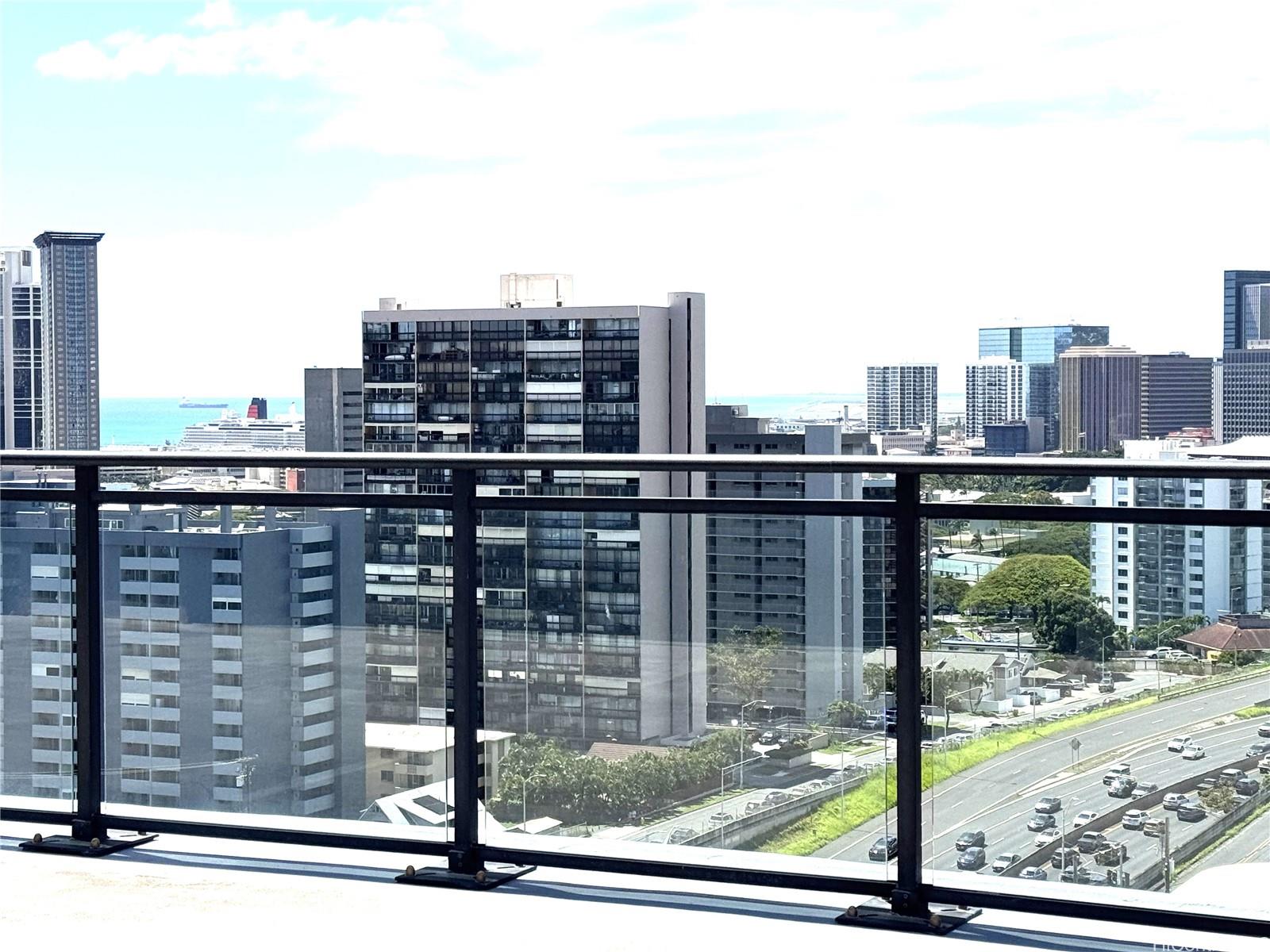 Town House condo # 201, Honolulu, Hawaii - photo 3 of 20