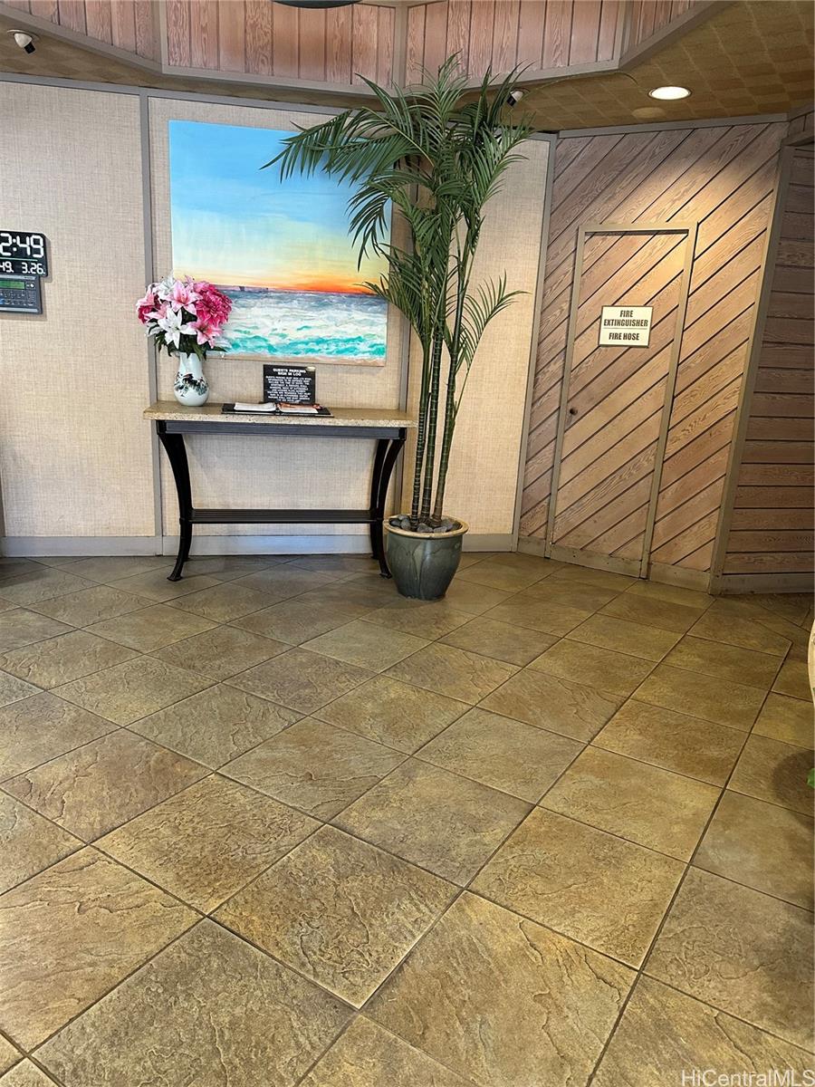 Town House condo # 201, Honolulu, Hawaii - photo 6 of 23