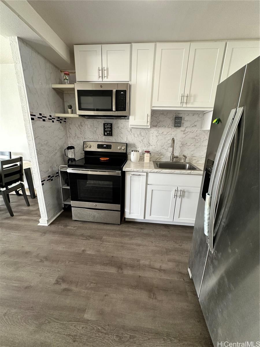 Town House condo # 201, Honolulu, Hawaii - photo 7 of 23