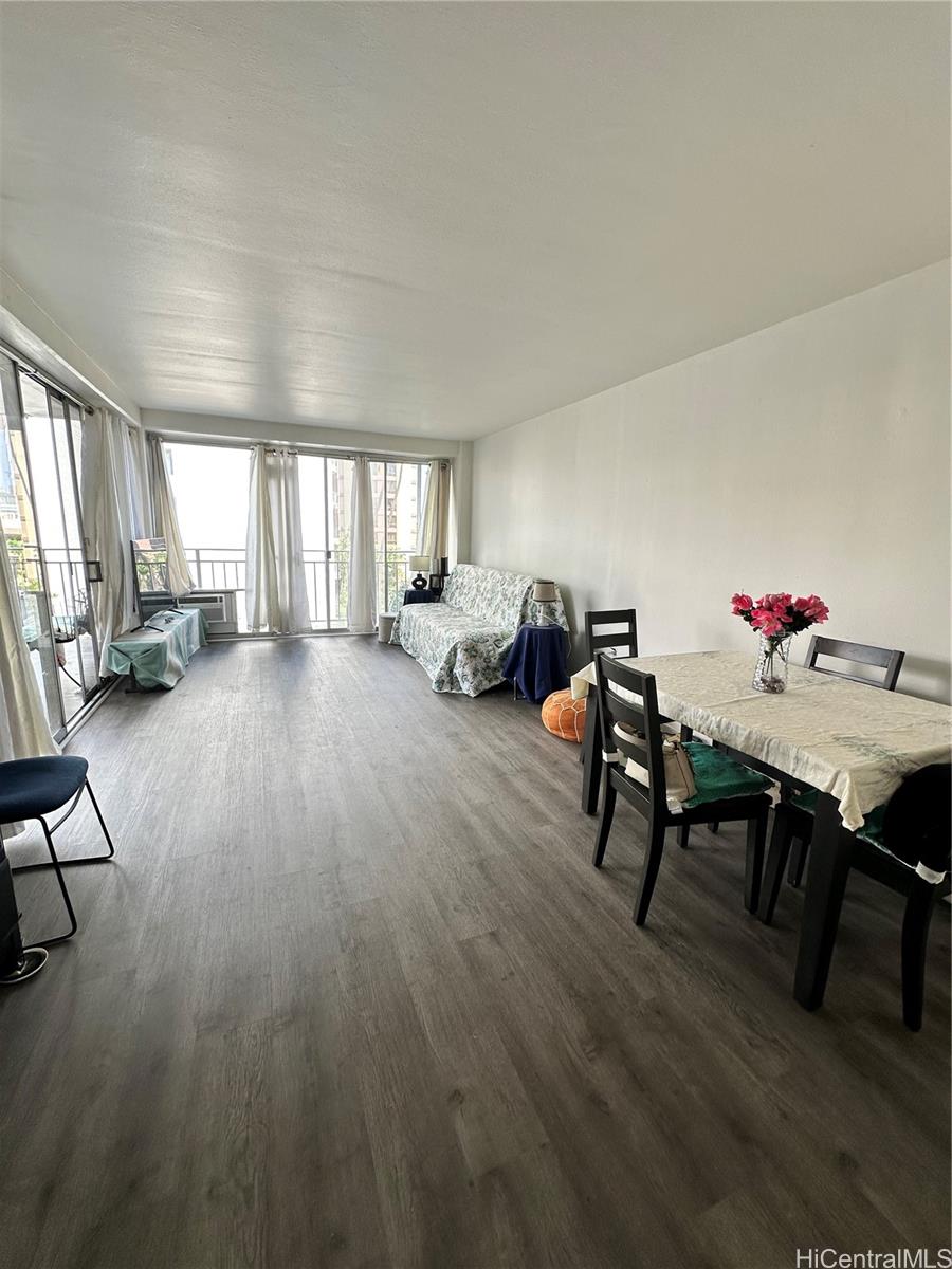 Town House condo # 201, Honolulu, Hawaii - photo 8 of 20