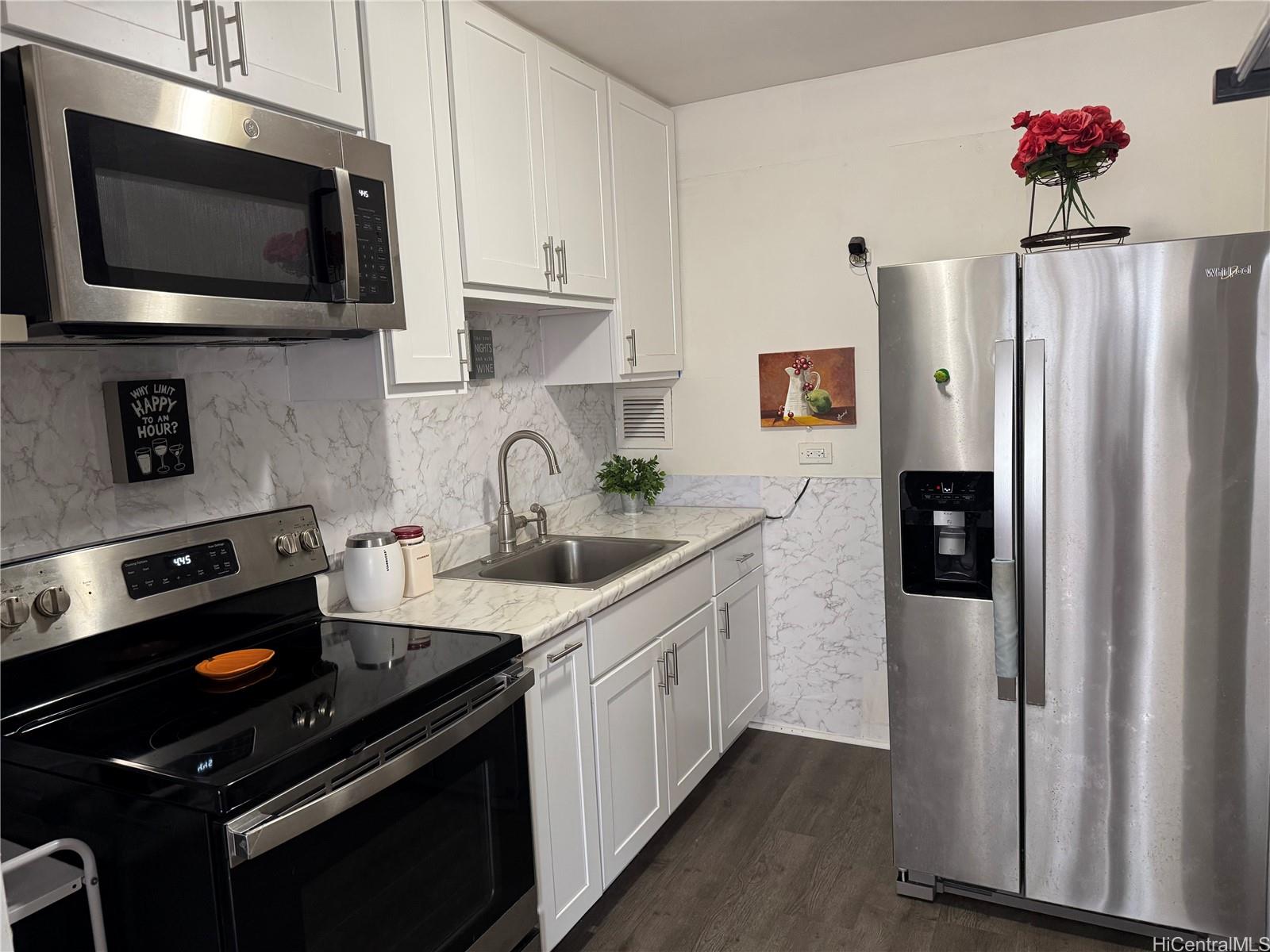 Town House condo # 201, Honolulu, Hawaii - photo 10 of 20