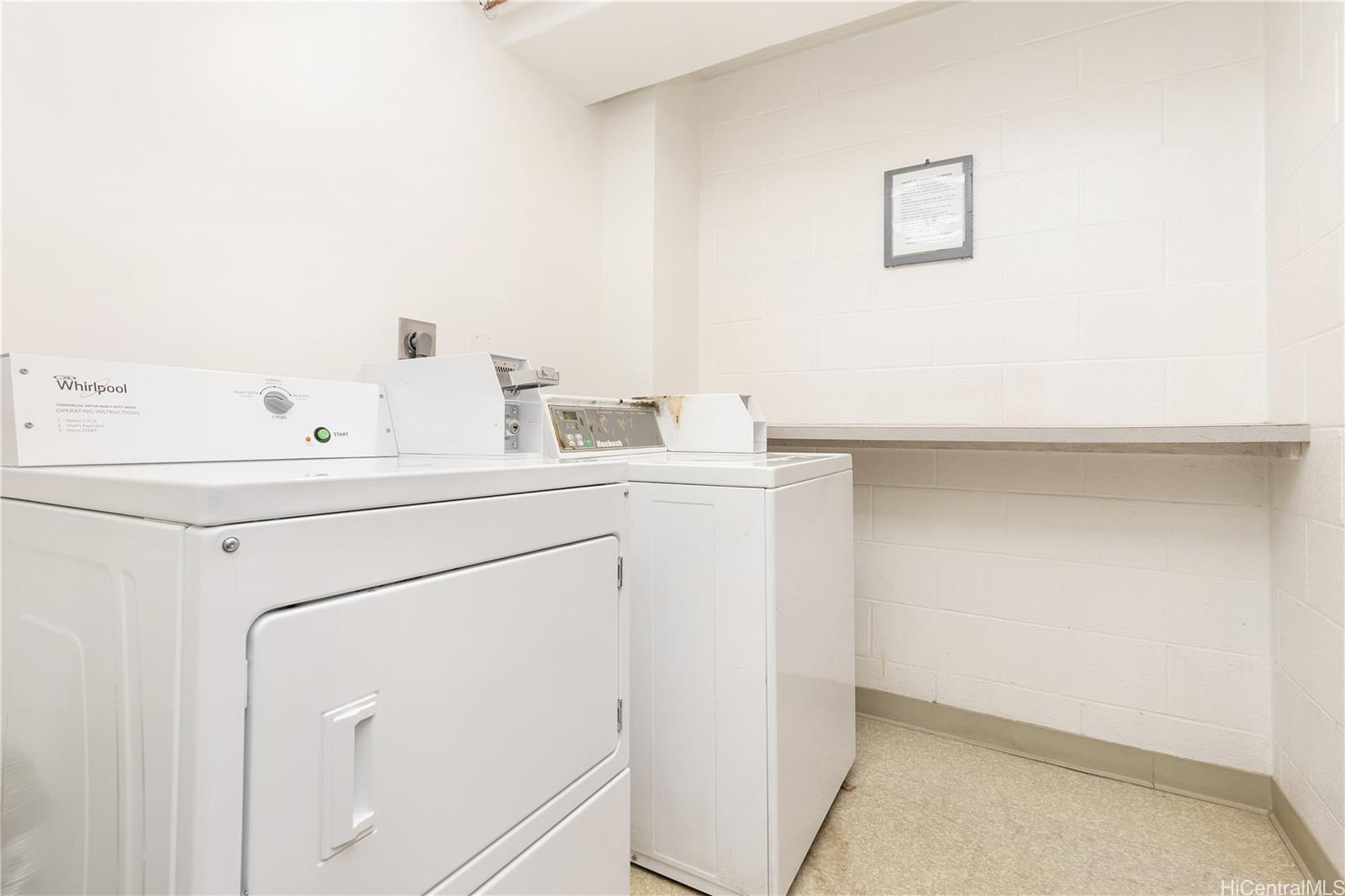 Town House condo # 211, Honolulu, Hawaii - photo 19 of 21