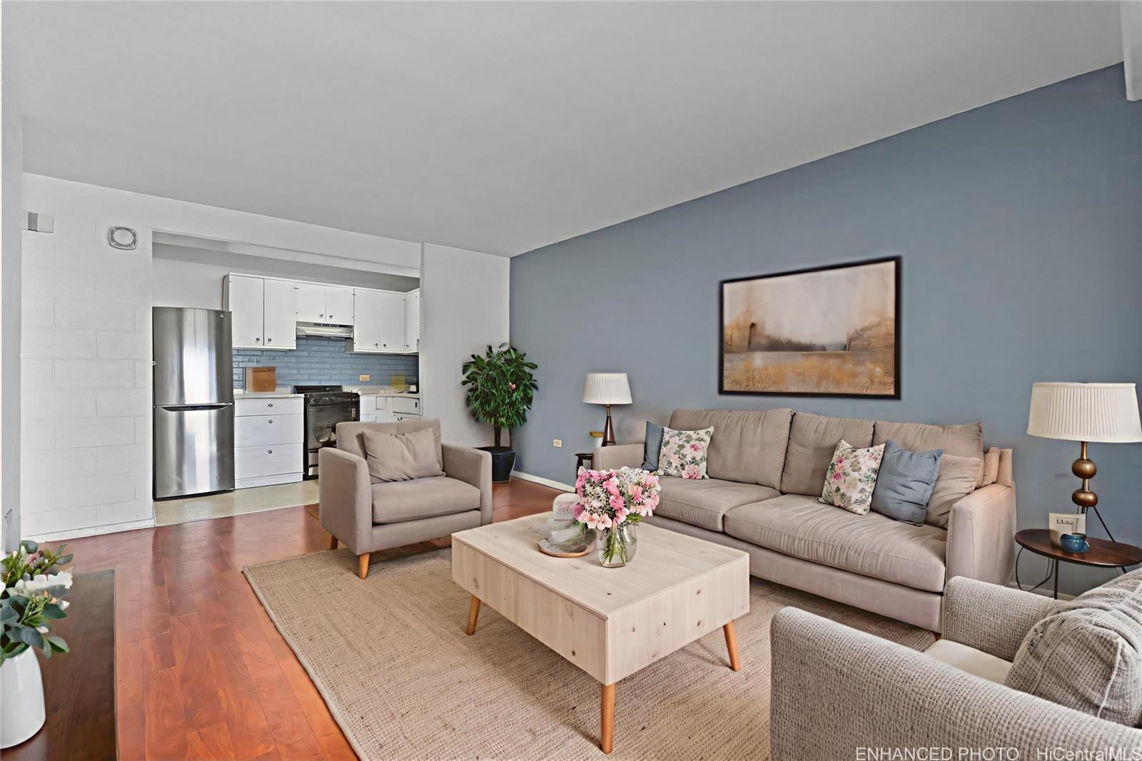 Town House condo # 408, Honolulu, Hawaii - photo 3 of 18