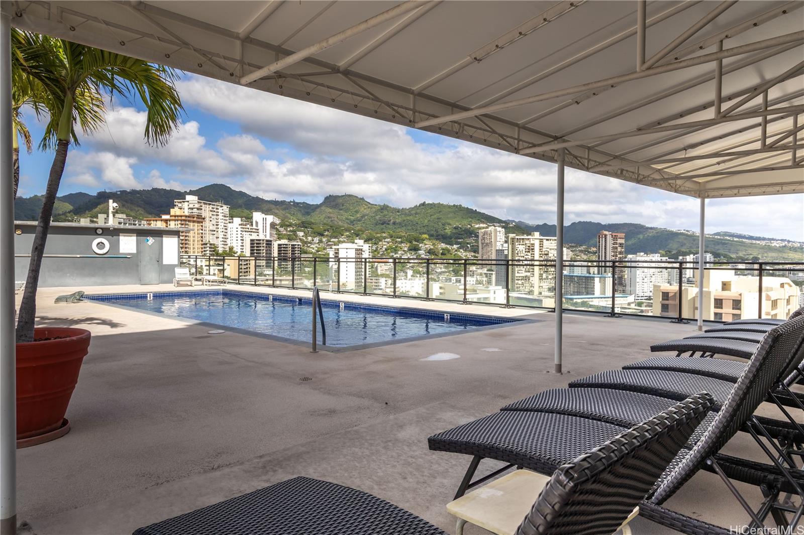 Town House condo # 908, Honolulu, Hawaii - photo 22 of 25