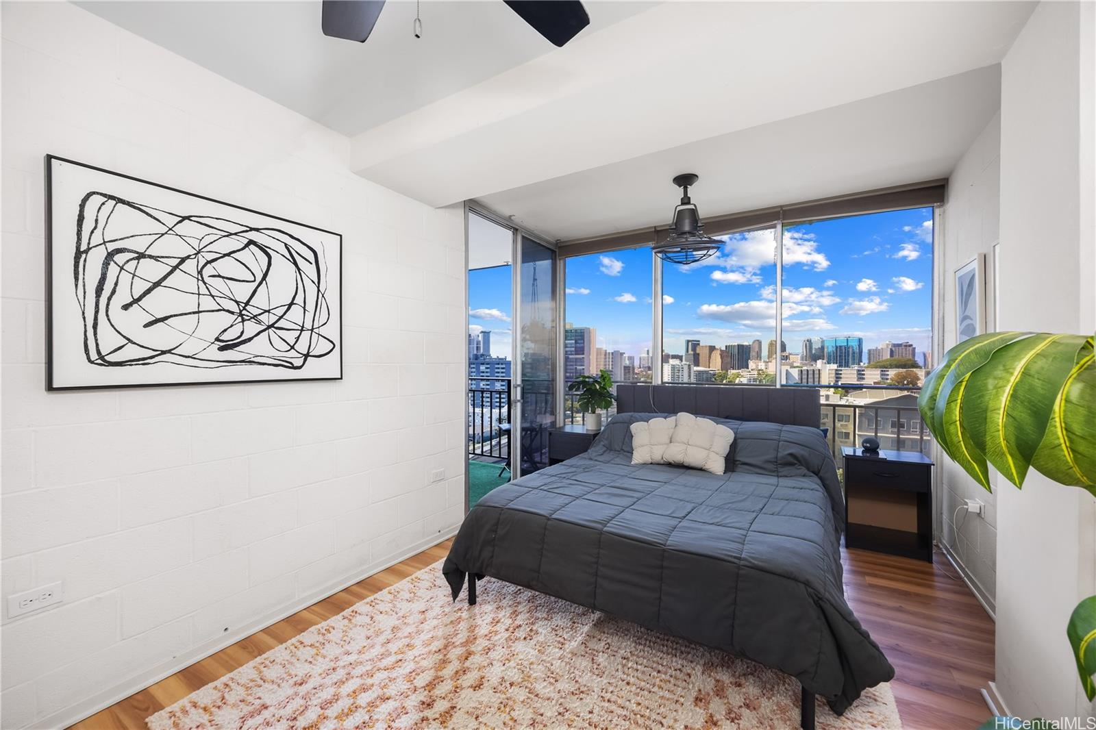 Town House condo # 908, Honolulu, Hawaii - photo 7 of 25