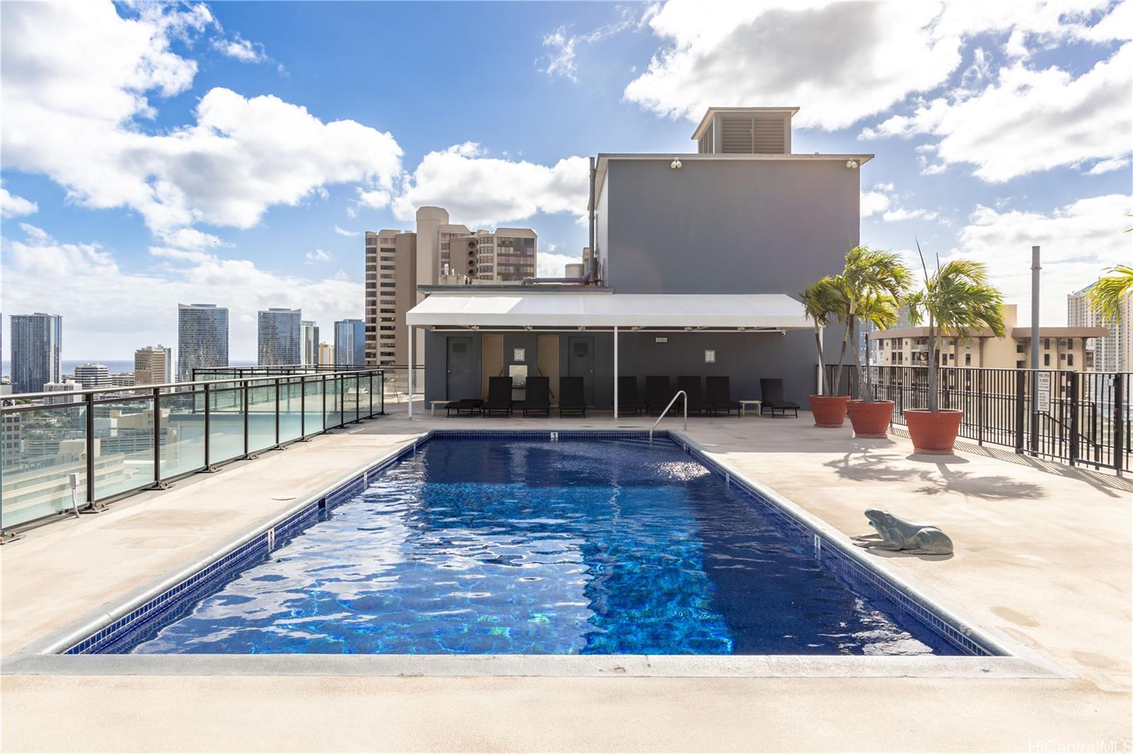 Town House condo # 908, Honolulu, Hawaii - photo 20 of 25