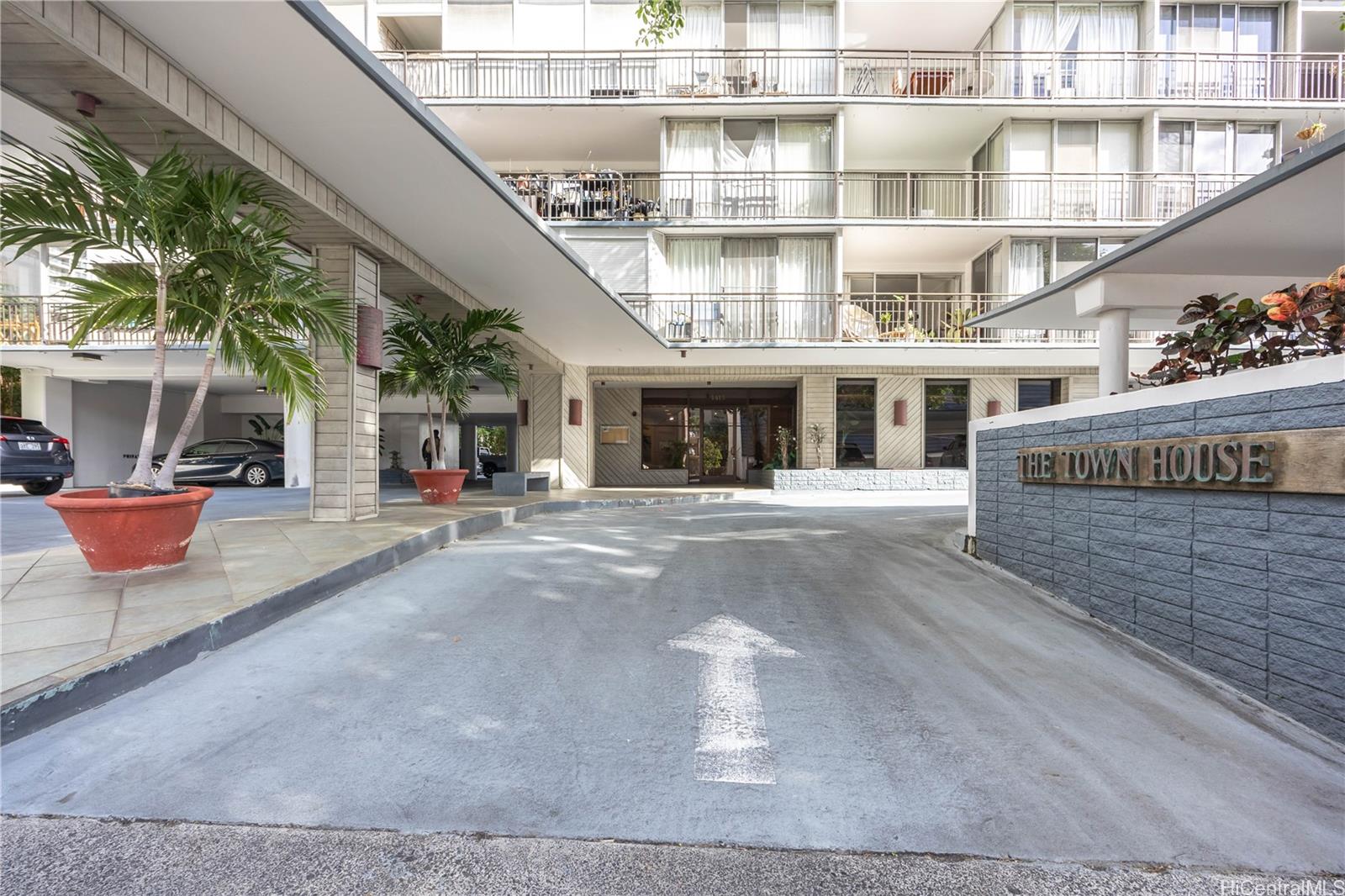 Town House condo # 908, Honolulu, Hawaii - photo 23 of 25