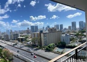 Town House condo # 915, Honolulu, Hawaii - photo 3 of 8