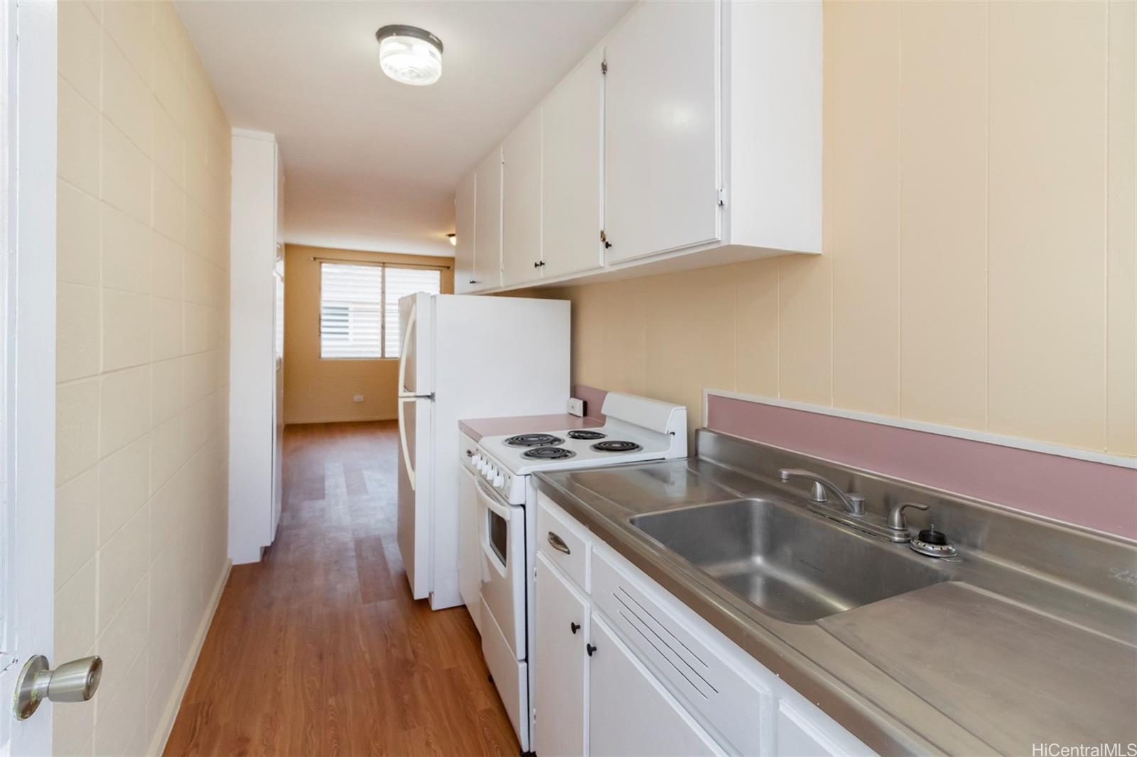 1418 Liholiho Street Honolulu - Rental - photo 12 of 15