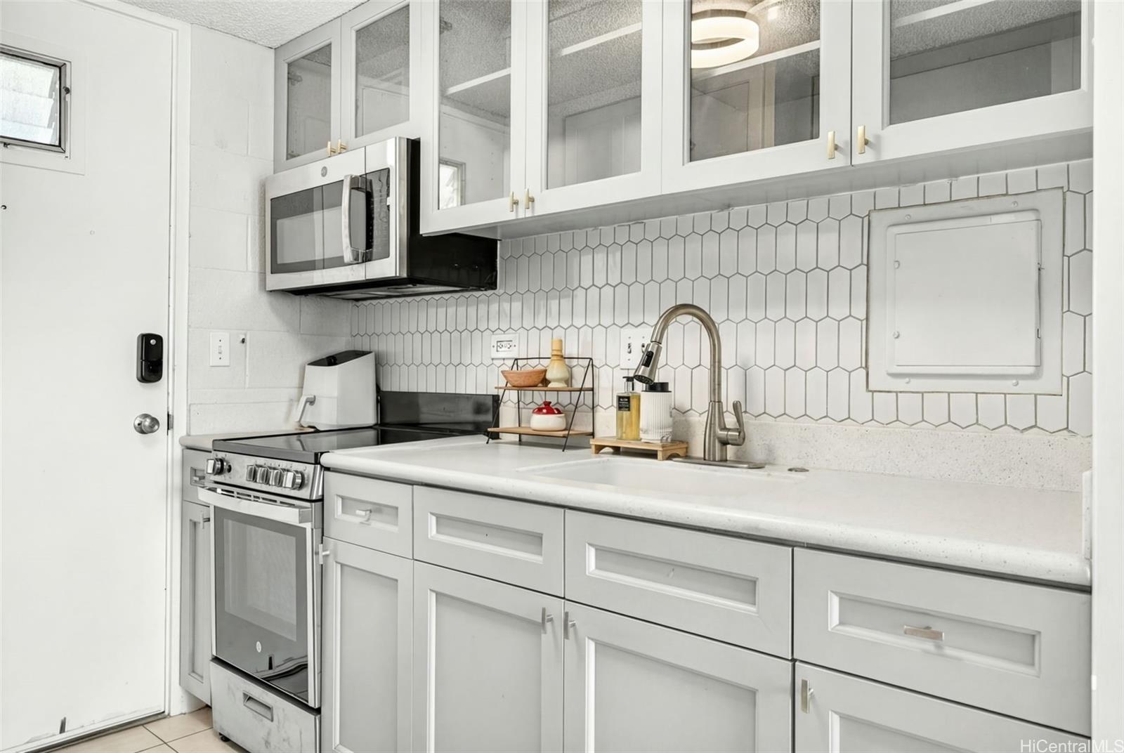 Dominis West condo # 1007, Honolulu, Hawaii - photo 6 of 24