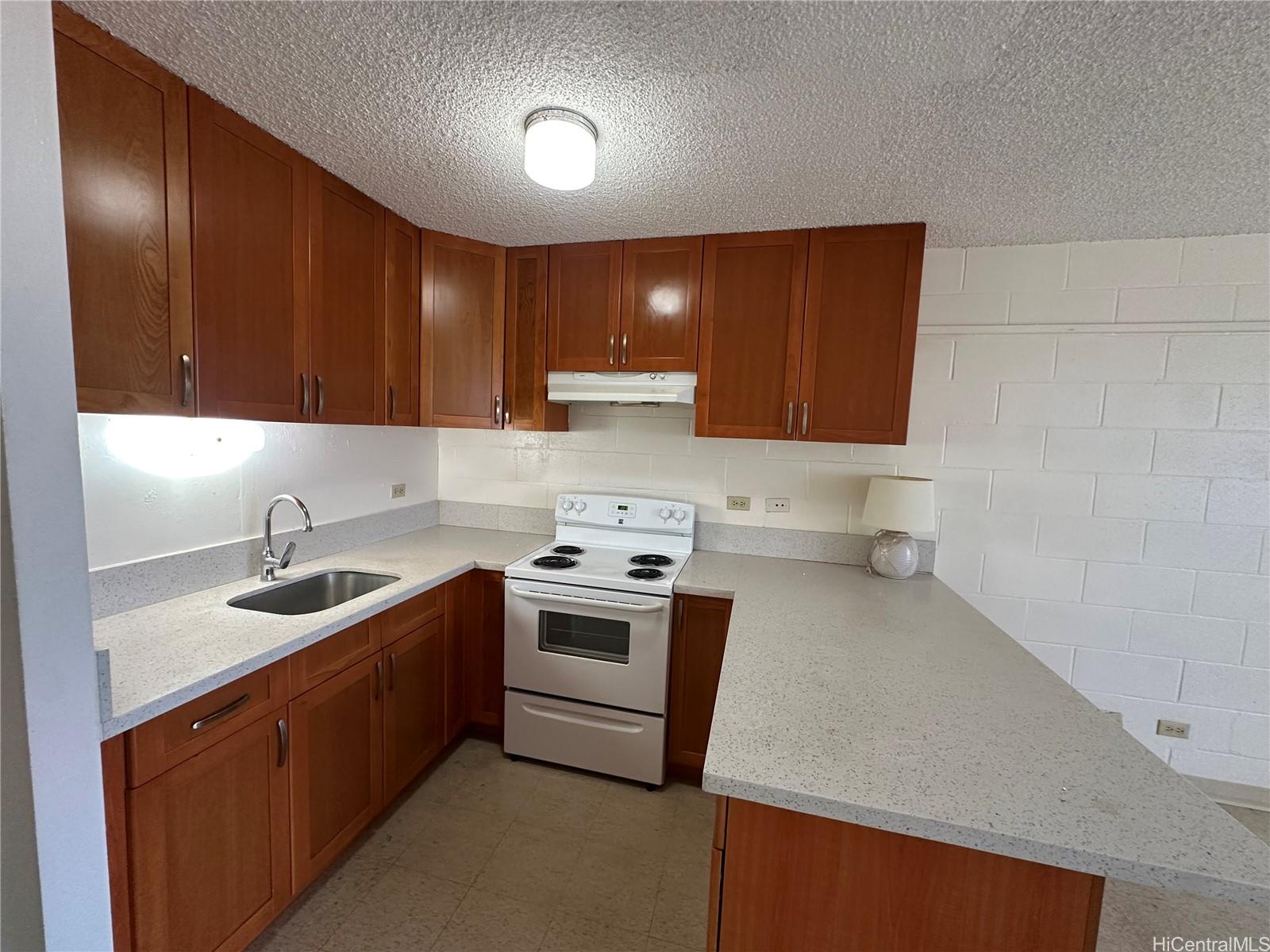 1419 Ernest St Honolulu - Rental - photo 2 of 9