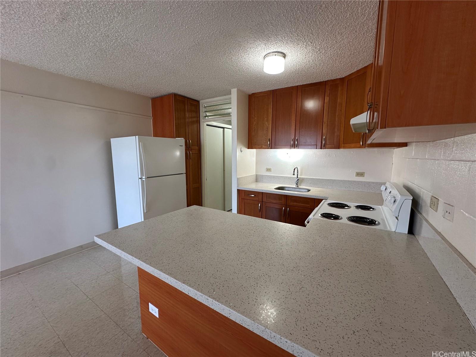 1419 Ernest St Honolulu - Rental - photo 3 of 9