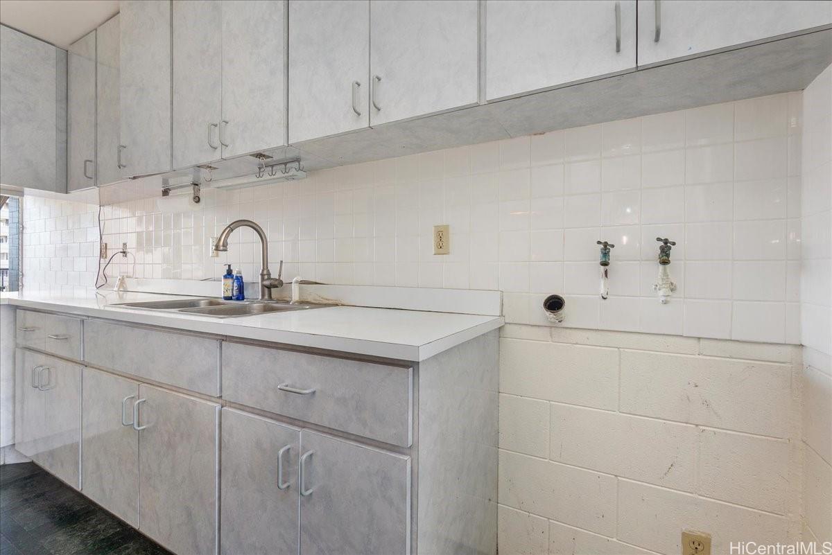 Victoria Towers condo # 1301, Honolulu, Hawaii - photo 11 of 20