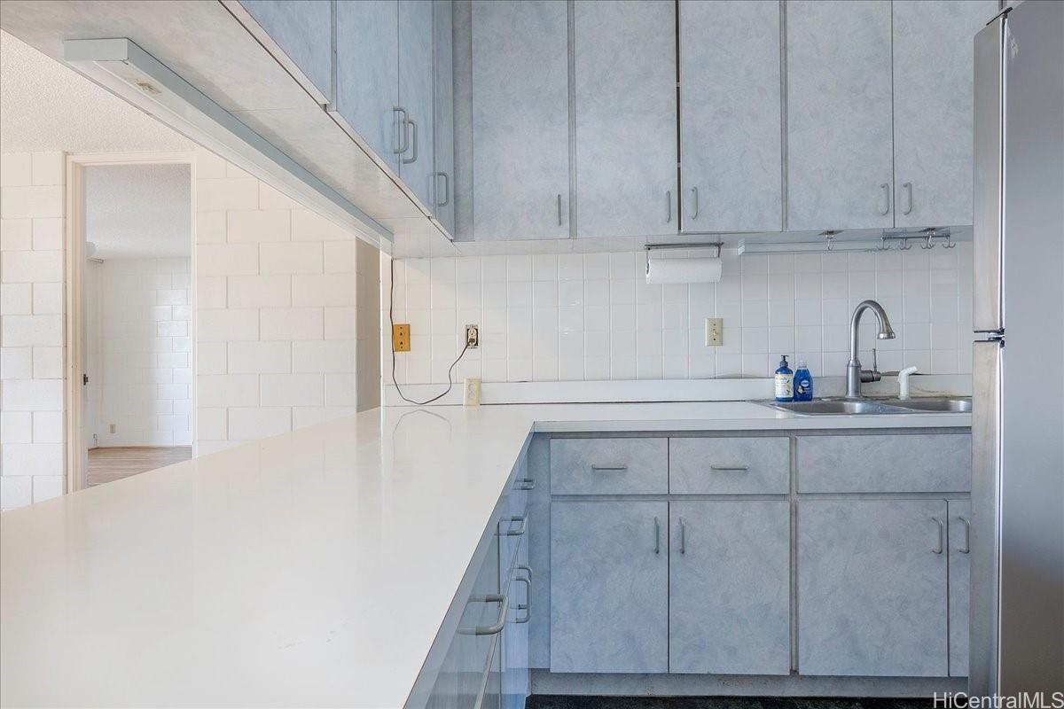 Victoria Towers condo # 1301, Honolulu, Hawaii - photo 8 of 20