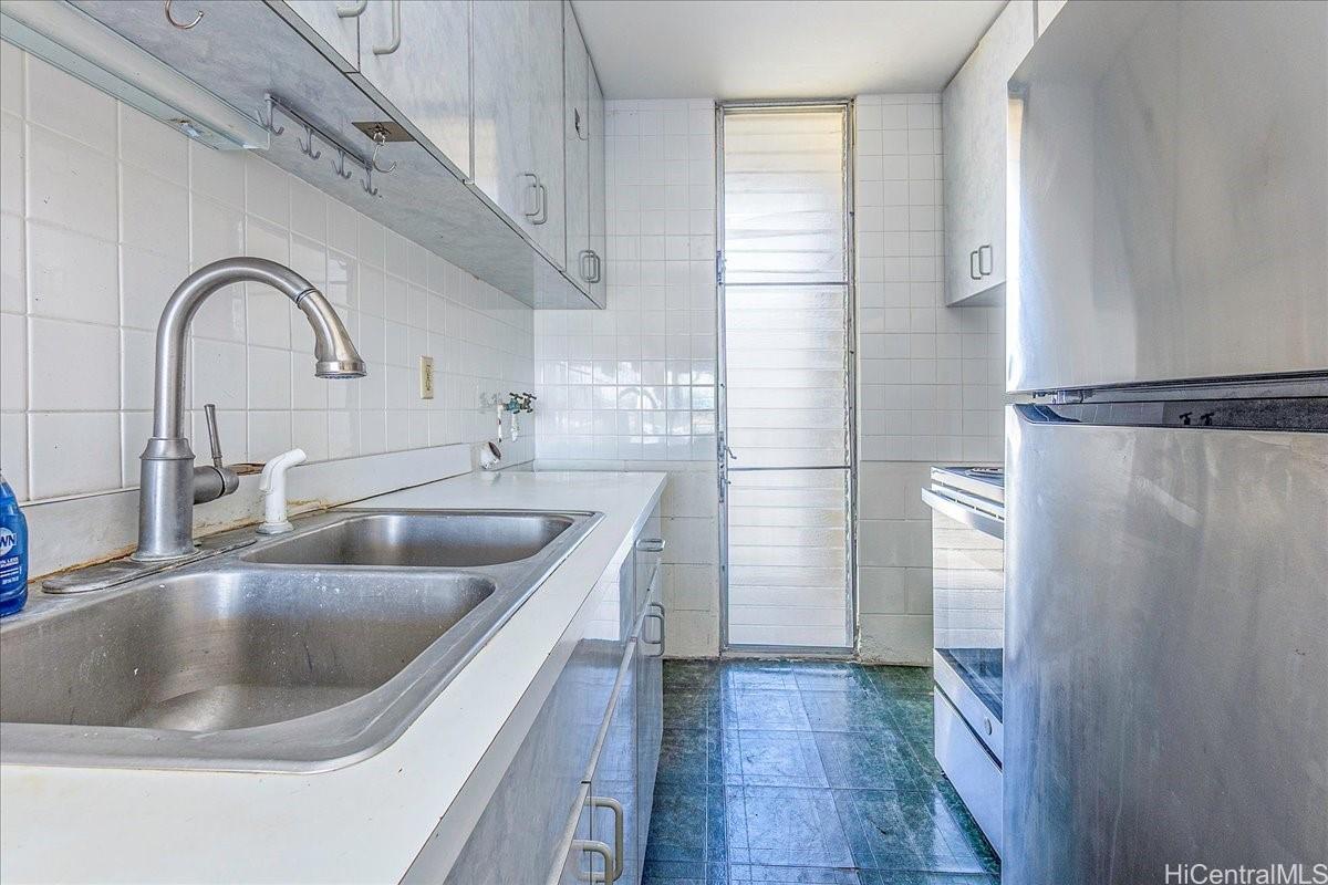 Victoria Towers condo # 1301, Honolulu, Hawaii - photo 9 of 20