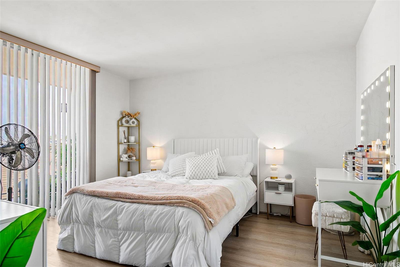 Victoria Towers condo # 1504, Honolulu, Hawaii - photo 11 of 23