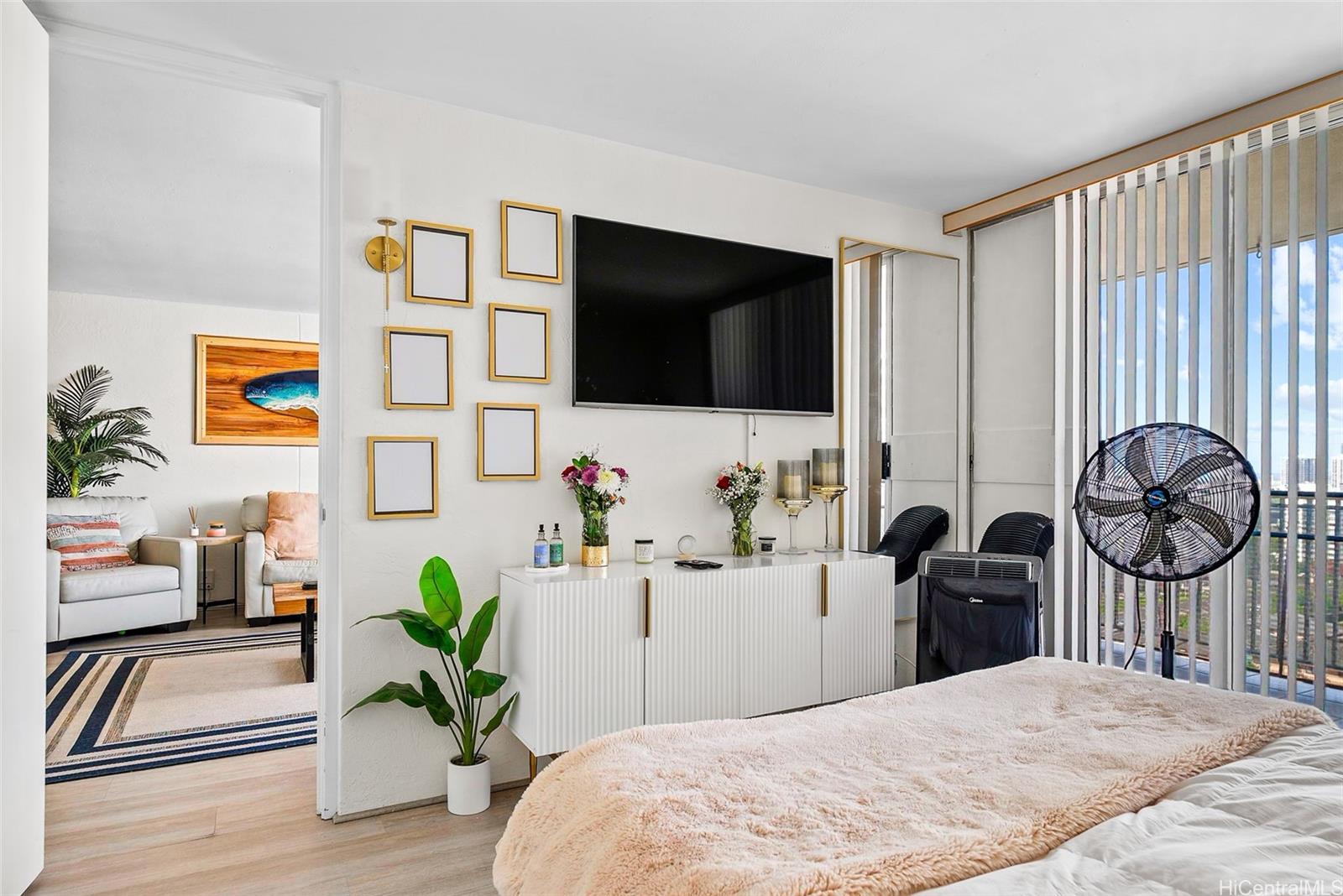 Victoria Towers condo # 1504, Honolulu, Hawaii - photo 12 of 23