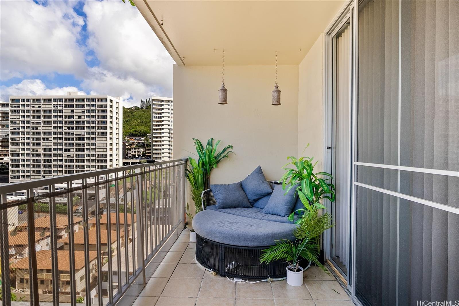 Victoria Towers condo # 1504, Honolulu, Hawaii - photo 21 of 23