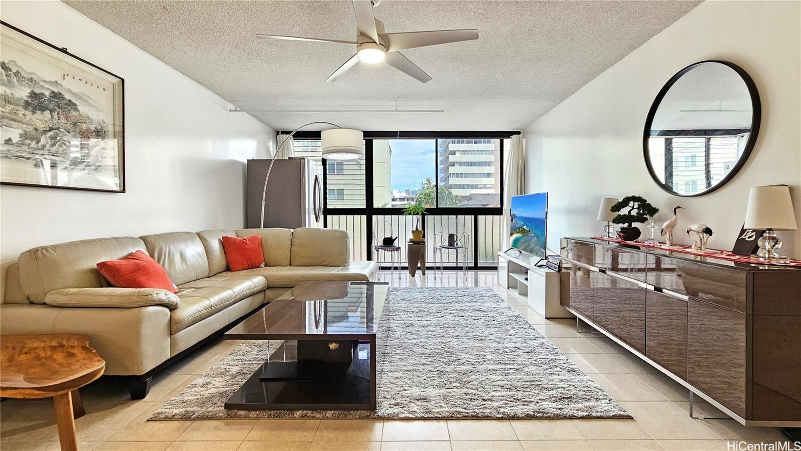 Victoria Towers condo # 402, Honolulu, Hawaii - photo 3 of 23