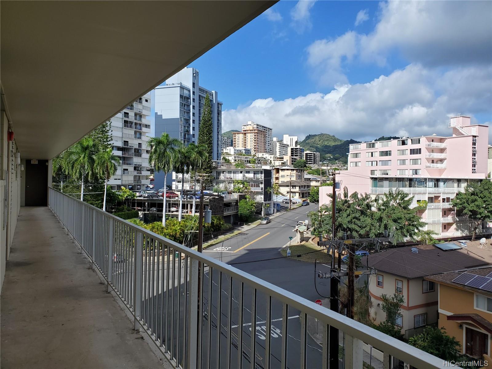Victoria Towers condo # 702, Honolulu, Hawaii - photo 2 of 25