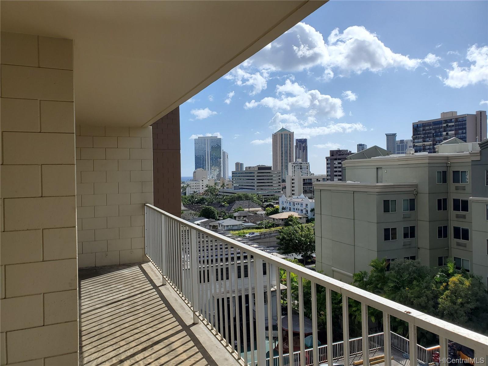 Victoria Towers condo # 702, Honolulu, Hawaii - photo 19 of 25