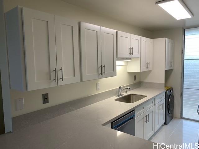 Victoria Towers condo # 704, Honolulu, Hawaii - photo 4 of 6