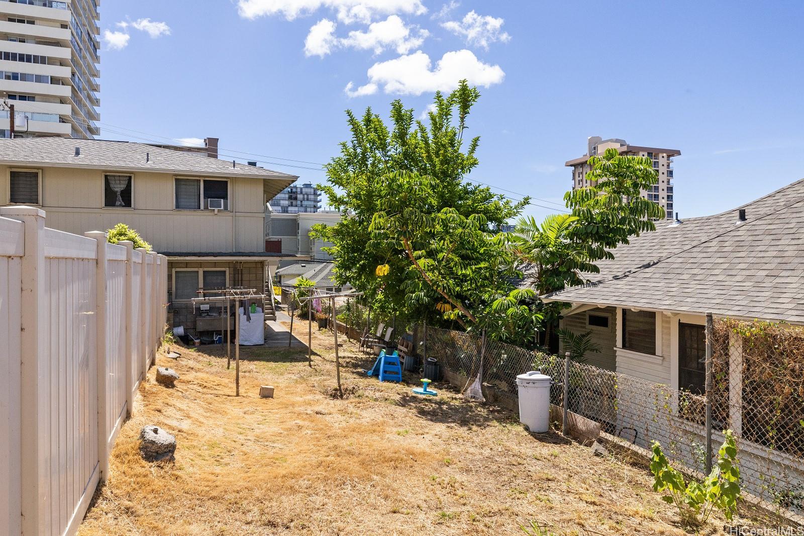 1420 Ward Ave Honolulu - Multi-family - photo 4 of 25