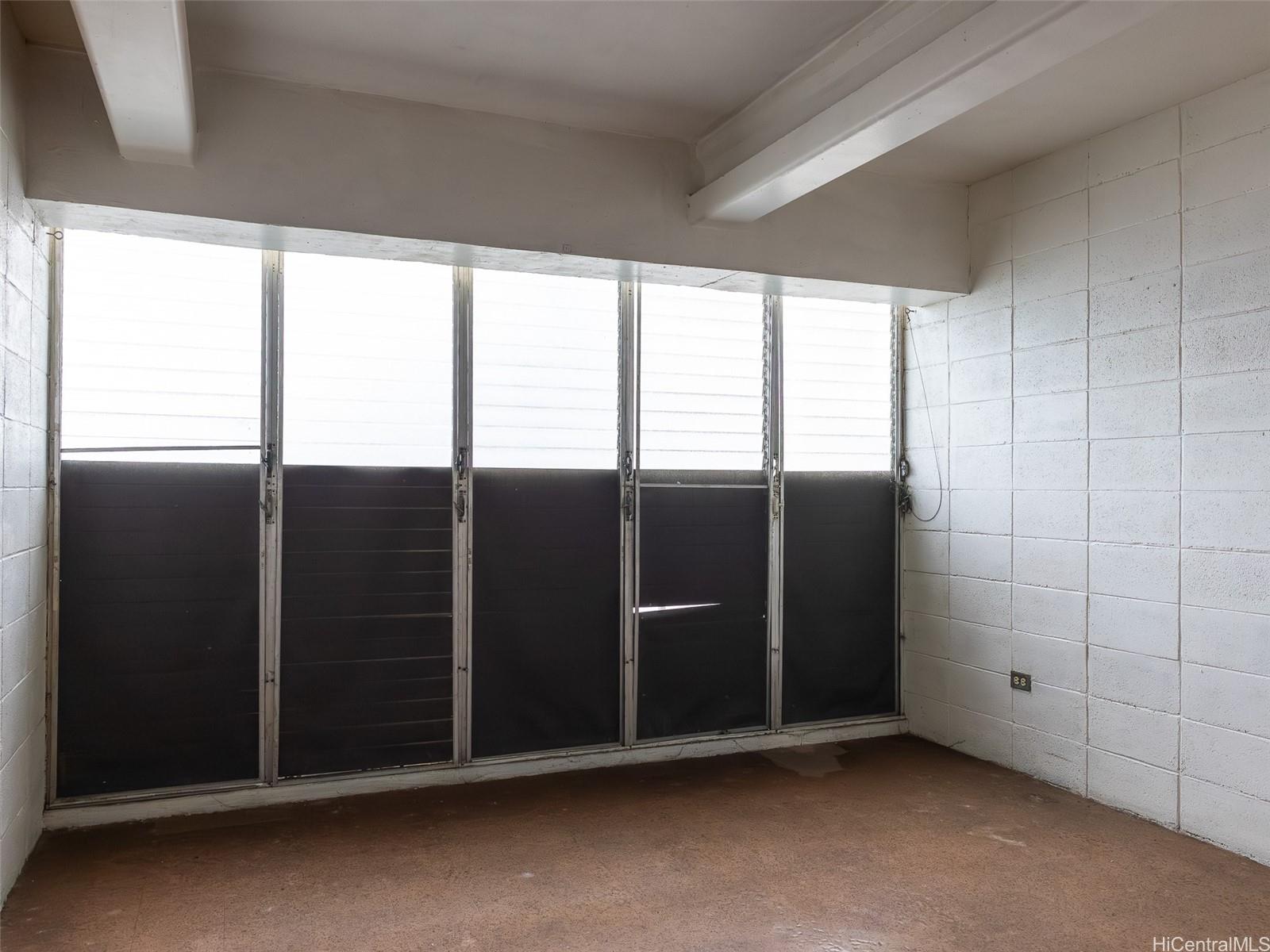 1420 Wilder Ave Honolulu - Multi-family - photo 11 of 25