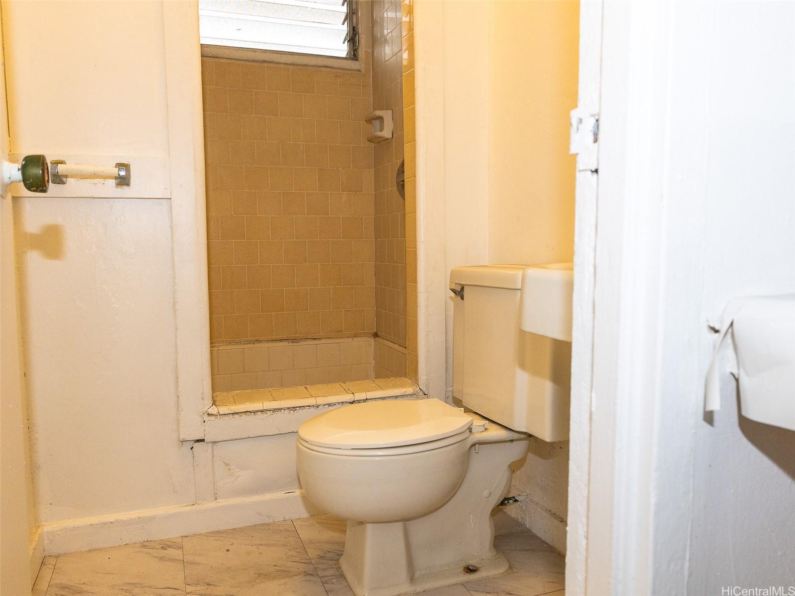 1420 Wilder Ave Honolulu - Multi-family - photo 18 of 25