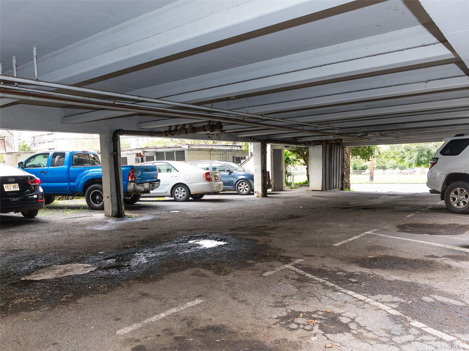 1420 Wilder Ave Honolulu - Multi-family - photo 22 of 25