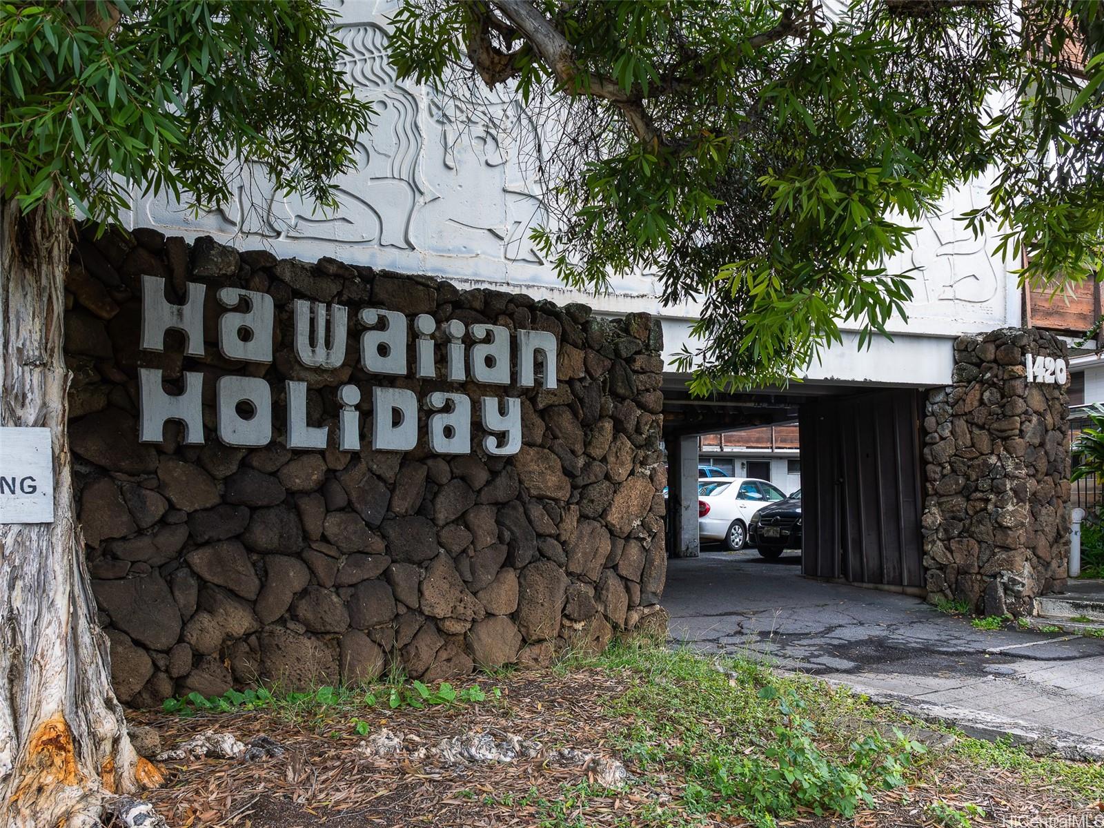 1420 Wilder Ave Honolulu - Multi-family - photo 8 of 25