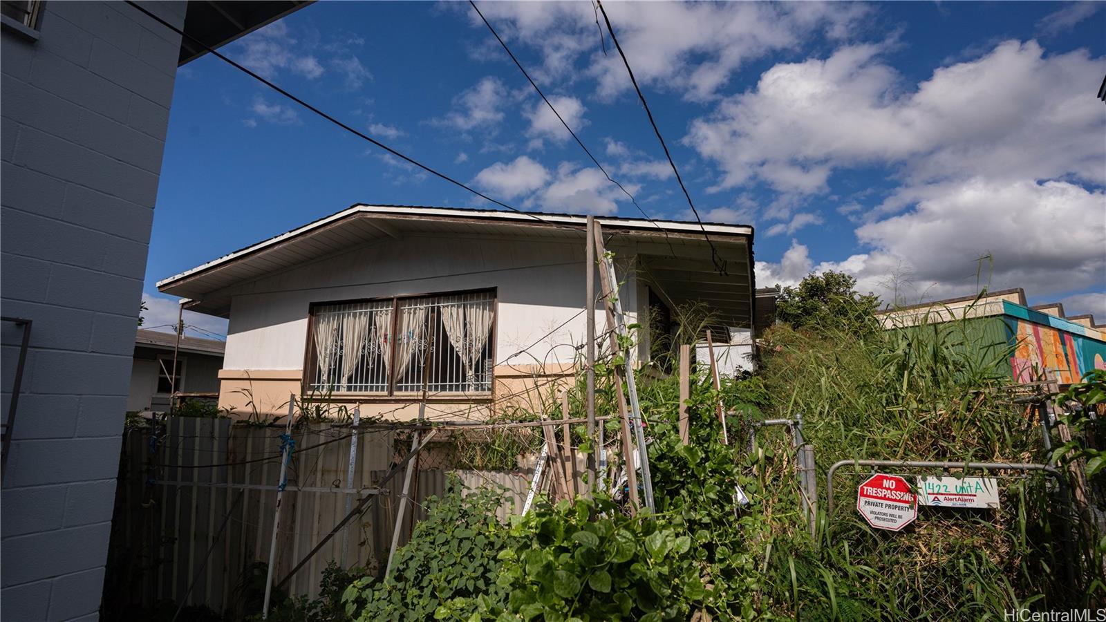 1422  Pua Lane Liliha, Honolulu home - photo 4 of 9