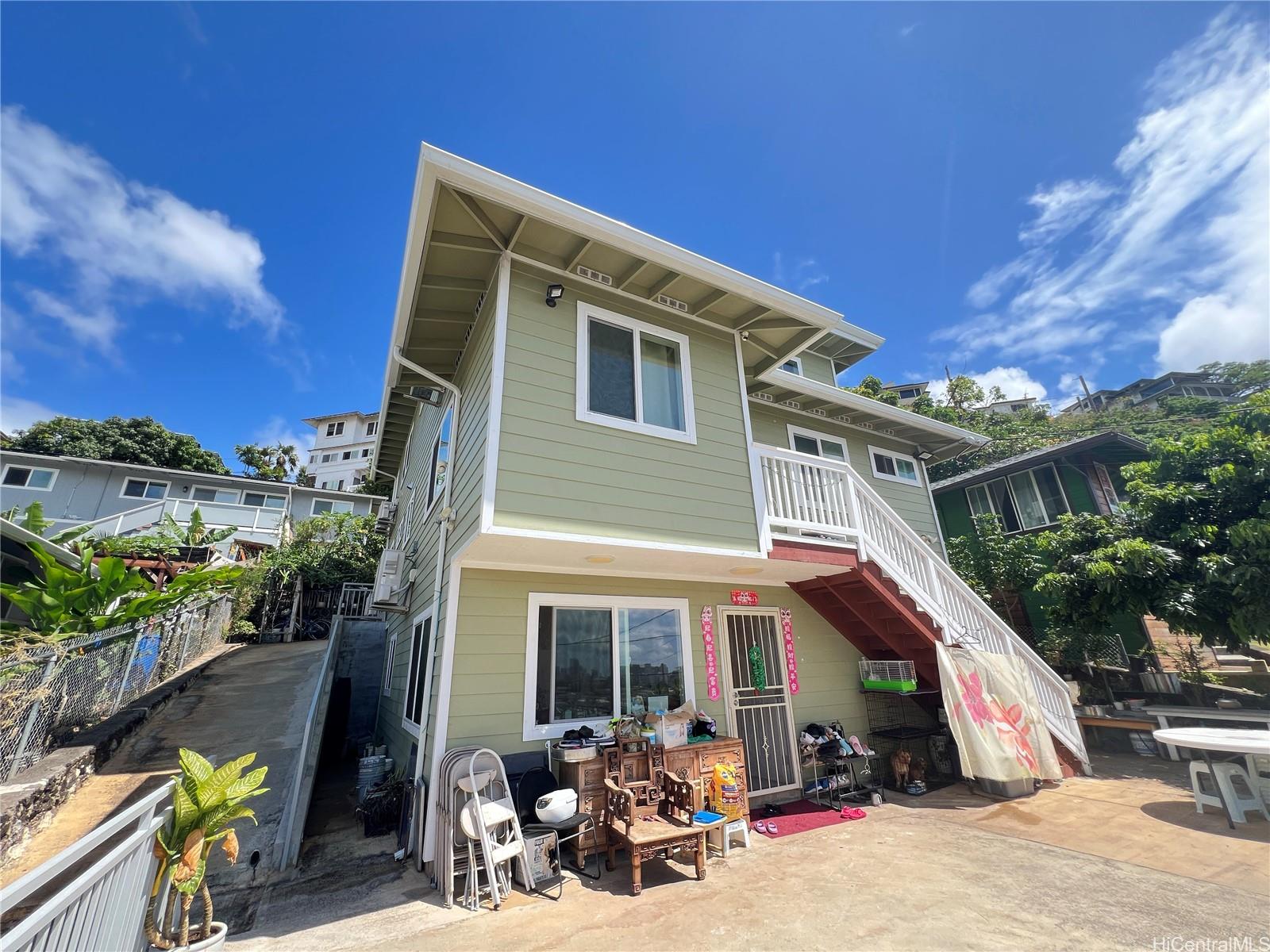 1423  Mokuna Place Palolo, Diamond Head home - photo 3 of 12