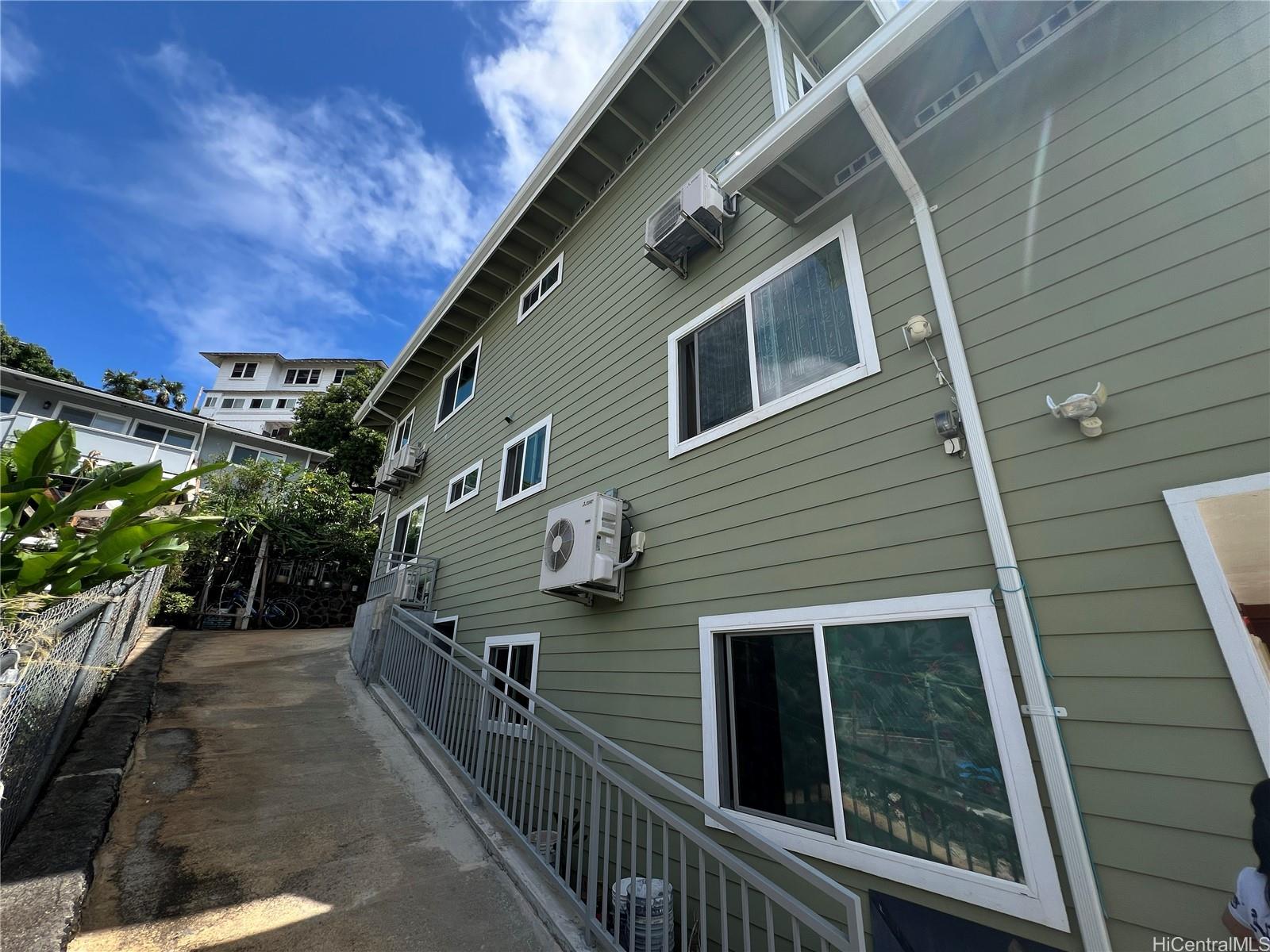 1423  Mokuna Place Palolo, Diamond Head home - photo 8 of 12
