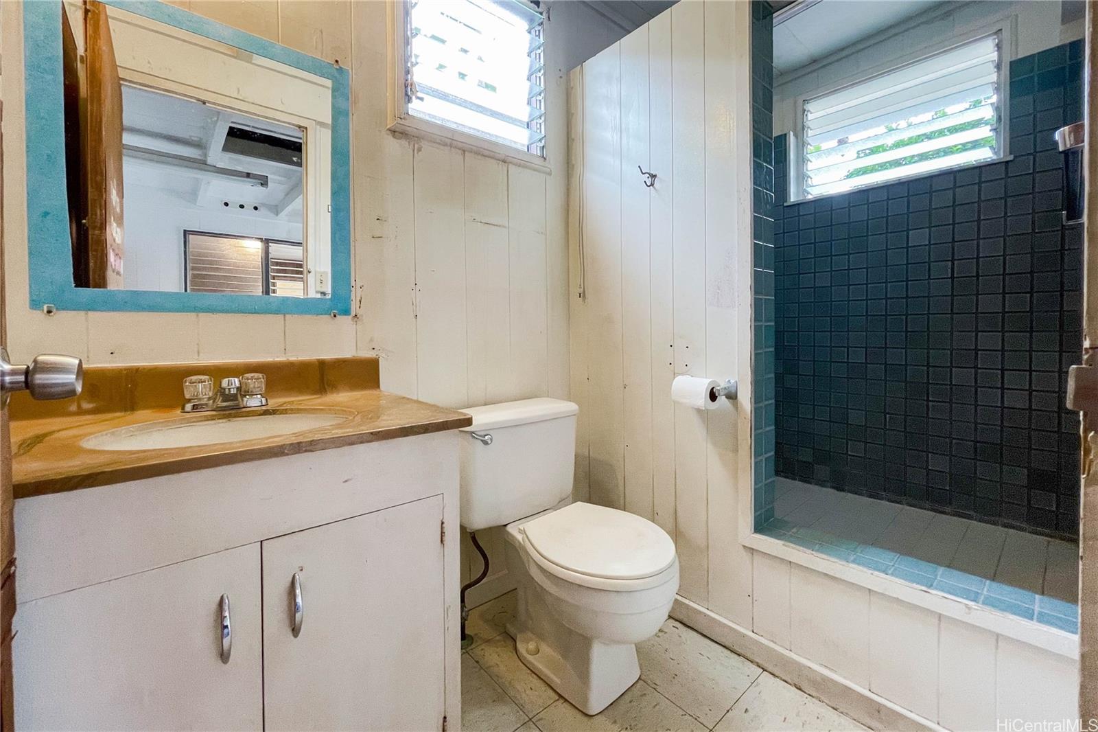 1424  Ala Hoku Place Moanalua Valley, Honolulu home - photo 17 of 25