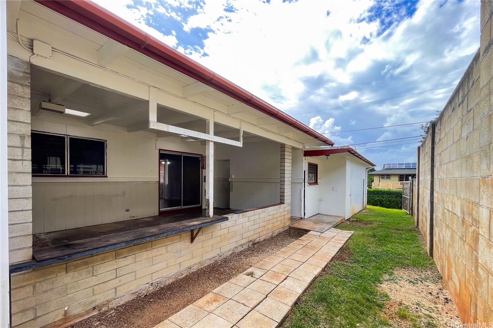 1424  Ala Hoku Place Moanalua Valley, Honolulu home - photo 20 of 25