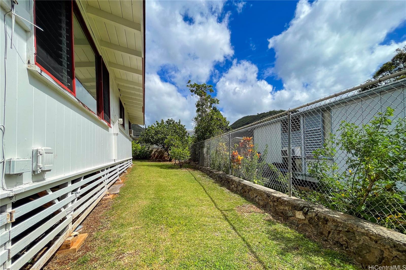 1424  Ala Hoku Place Moanalua Valley, Honolulu home - photo 22 of 25