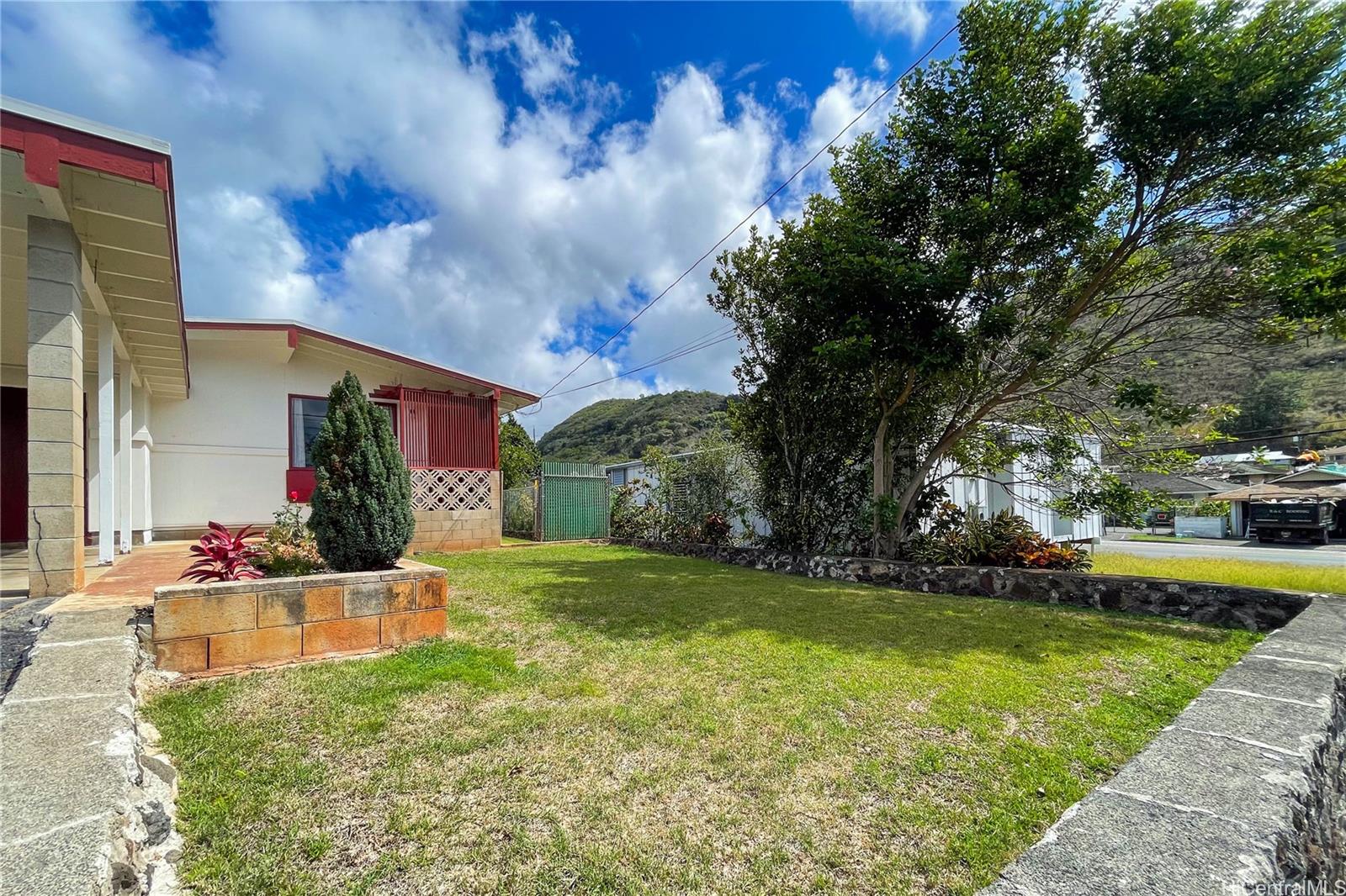 1424  Ala Hoku Place Moanalua Valley, Honolulu home - photo 24 of 25