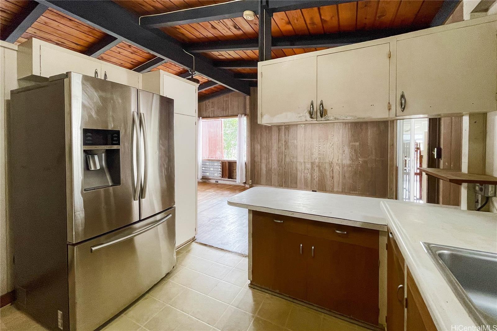 1424  Ala Hoku Place Moanalua Valley, Honolulu home - photo 6 of 25