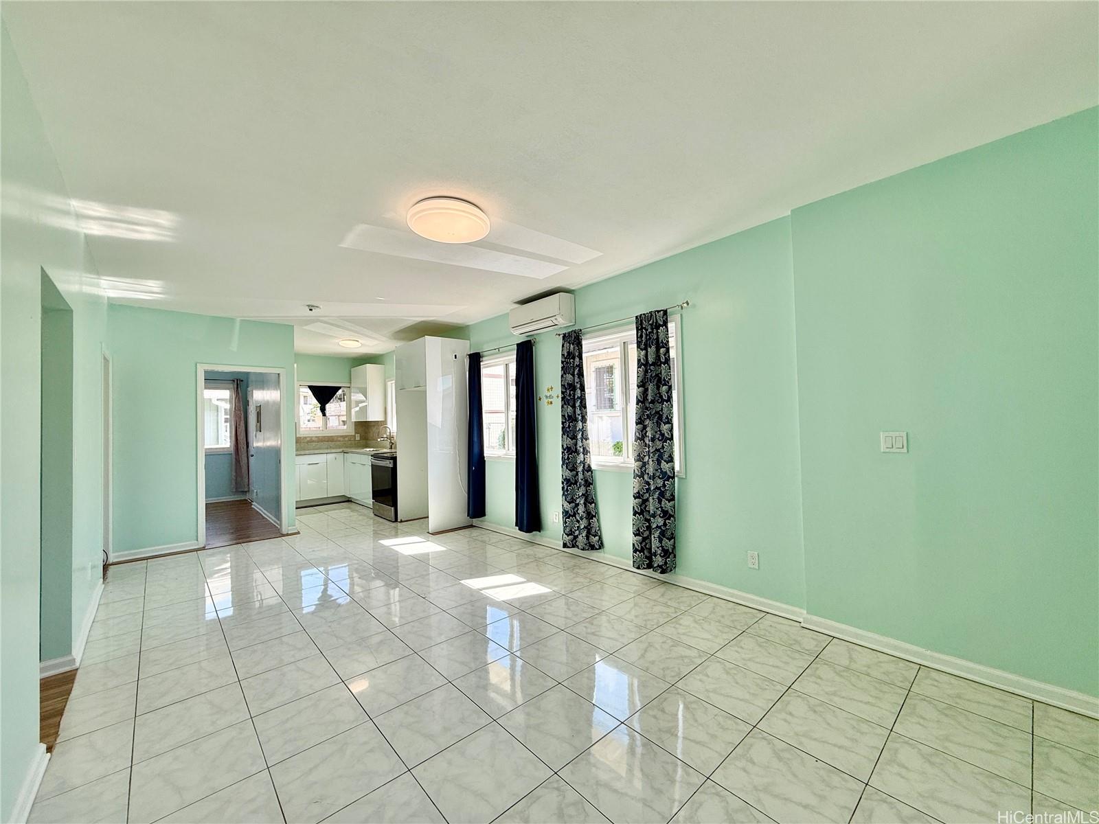 1424  Holelua Place Liliha, Honolulu home - photo 3 of 25