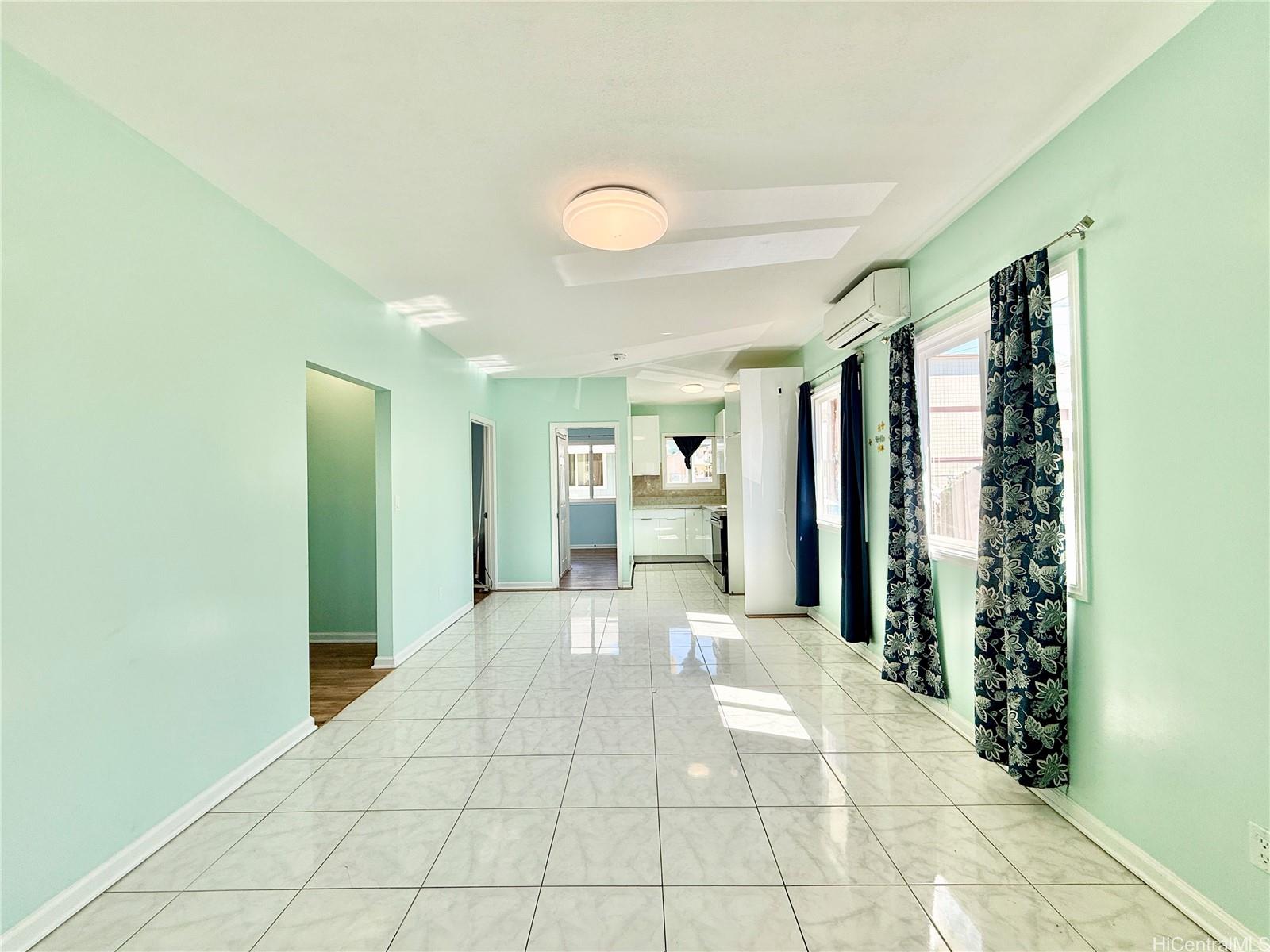 1424  Holelua Place Liliha, Honolulu home - photo 5 of 25