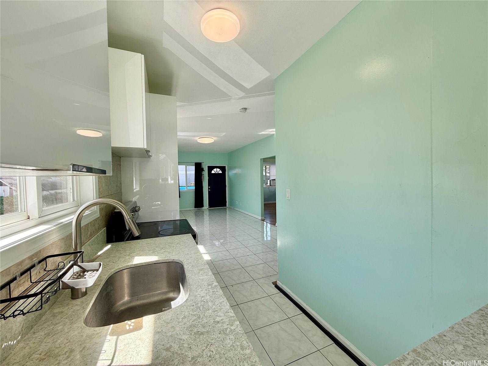 1424  Holelua Place Liliha, Honolulu home - photo 8 of 25