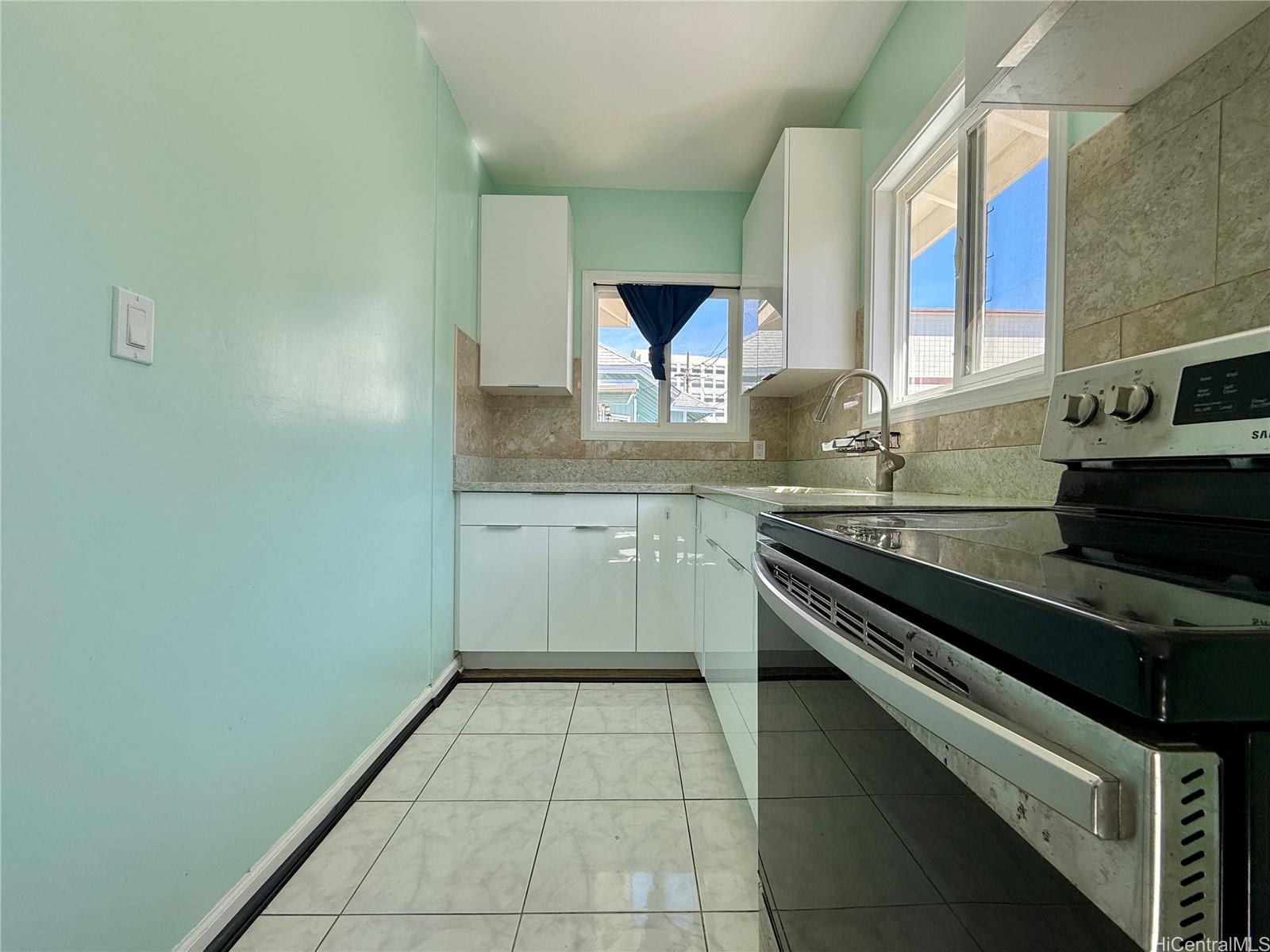 1424  Holelua Place Liliha, Honolulu home - photo 9 of 25